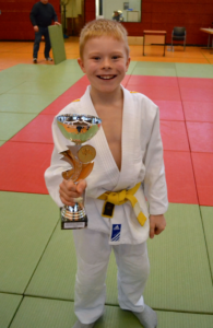 Freude über den Pokal