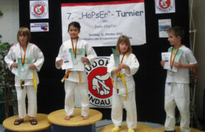 Mehr über den Artikel erfahren Erfolgreicher Nachwuchs beim Hopserturnier