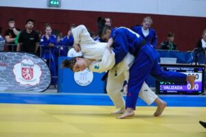 Mehr über den Artikel erfahren Sophia Bächle holt Deutschen Meistertitel und überzeugt auch international