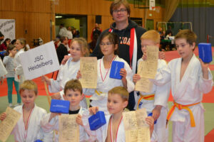 Mehr über den Artikel erfahren Katana Turnier 2013 Ak. U10/U12 und U15