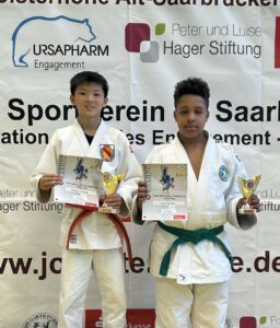 Mehr über den Artikel erfahren Starke Nerven und großer Kampfgeist beim 10. Internationalen Ursapharm Cup