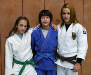 Mehr über den Artikel erfahren Erfolgreicher Start in die Saison 2010/2011 für Judoka des Helmholtz Gymnasiums Heidelberg