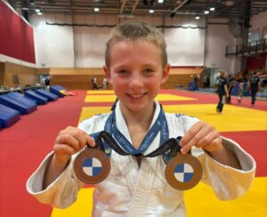 Mehr über den Artikel erfahren Doppeltes Bronze für Torben beim BMW-Cup in Leipzig